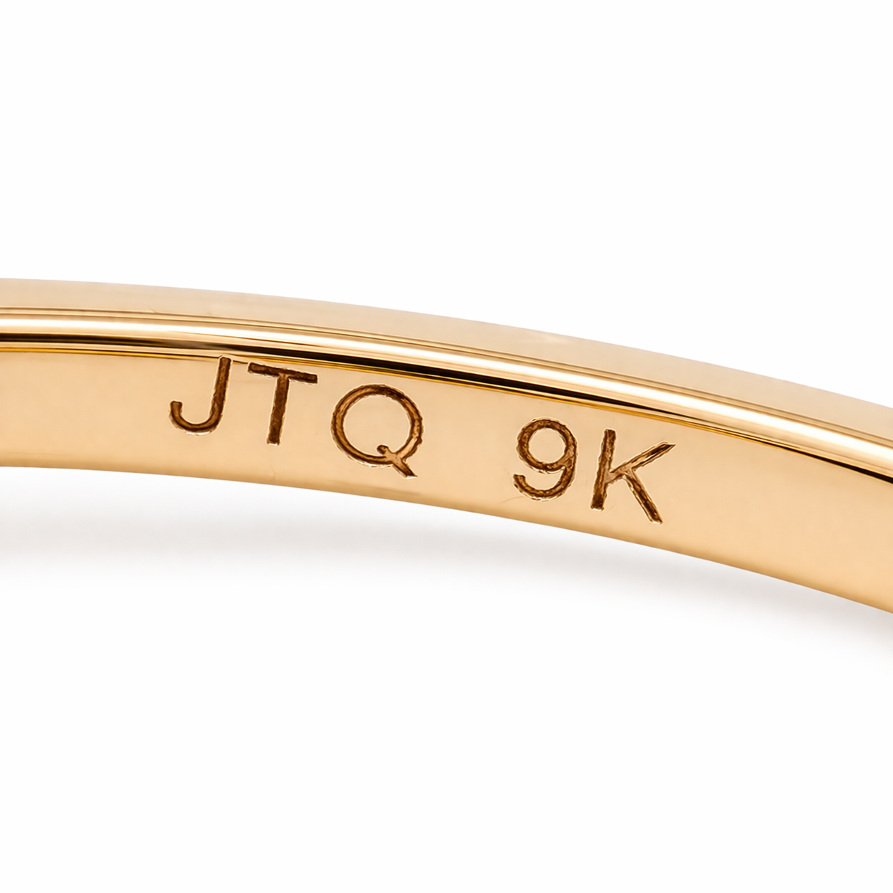 1.78 Ct Cushion Sapphire 9K Gold Ring