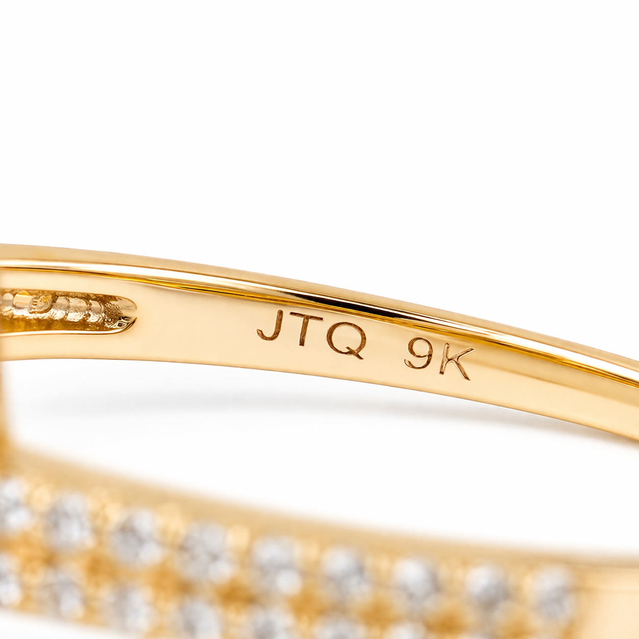 1.59 Ct Oval Sapphire 9K Gold Ring