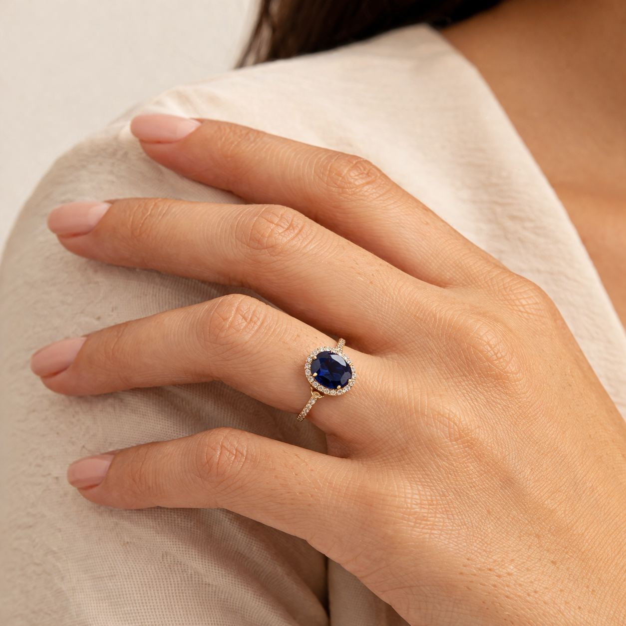 2.88 Ct Oval Sapphire 9K Gold Ring